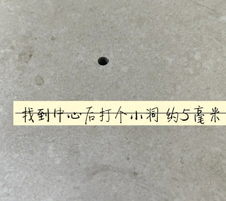 中站瓷砖空鼓维修公司专业解答在瓷砖铺贴过程中，如果砂料搅拌不均匀，将会带来以下问题