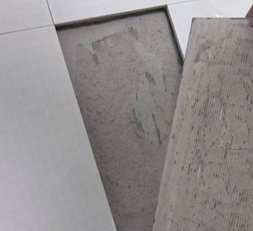 中站瓷砖空鼓维修公司分享瓷砖铺贴时如果打浆（即涂抹在瓷砖背面和基层上的砂浆或瓷砖胶）过少，会带来以下问题